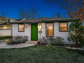 610 E Texas Street , Grapevine Texas 76051