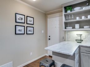 610 E Texas Street , Grapevine Texas 76051