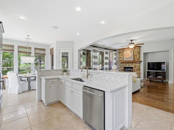 8810  Crockett Drive , Argyle Texas 76226