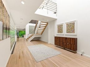 9  Hallshire Court , Dallas Texas 75225