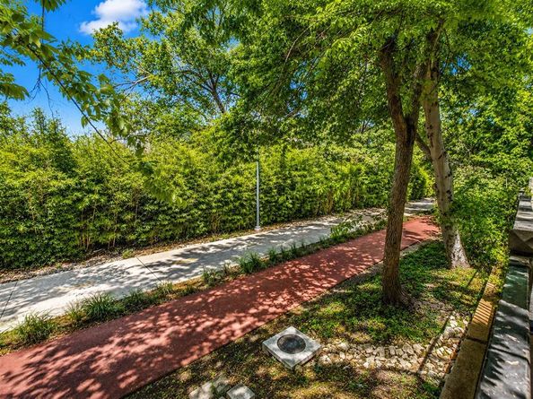 4303  Buena Vista Street  202, Dallas Texas 75205