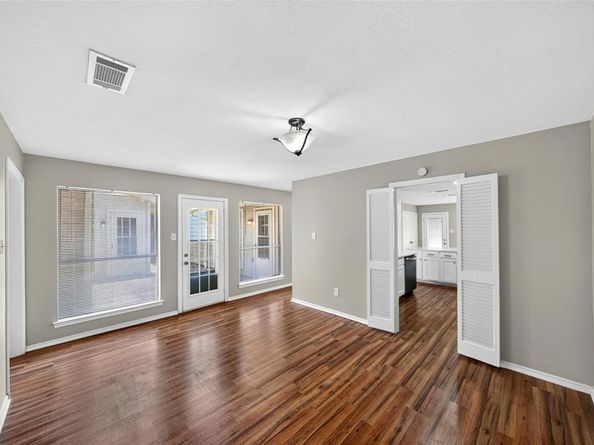 6026  White Rose Trail , Dallas Texas 75248