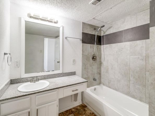 9524  Military Parkway , Dallas Texas 75227