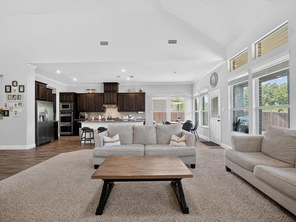 1321  Cecilia Court , Arlington Texas 76002