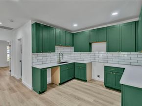 2916  Travis Avenue , Fort Worth Texas 76110