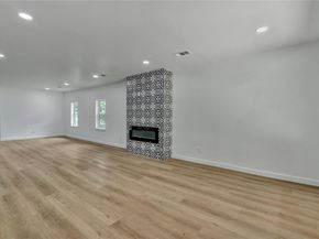2916  Travis Avenue , Fort Worth Texas 76110