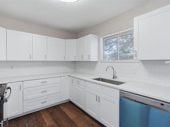 2204  Dunloe Avenue , Dallas Texas 75228
