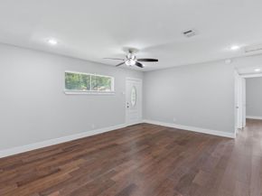 2204  Dunloe Avenue , Dallas Texas 75228
