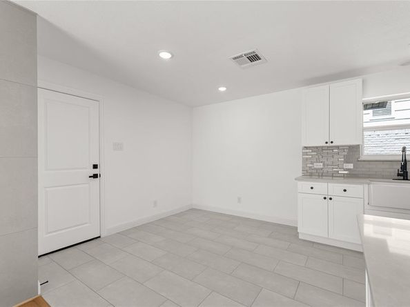 10236  Mapleridge Drive , Dallas Texas 75238