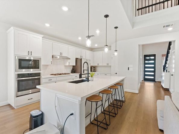 200  Lakeview Drive , Oak Point Texas 75068