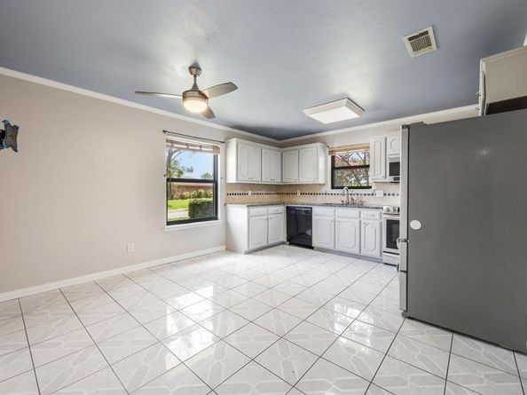 119 N Beltwoods Drive , DeSoto Texas 75115