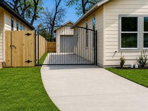 3614  Latimer Street , Dallas Texas 75215