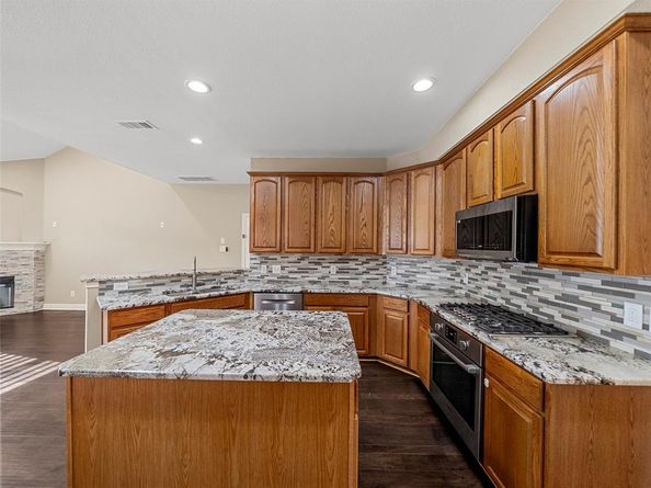 1229  Ducks Landing , Frisco Texas 75033