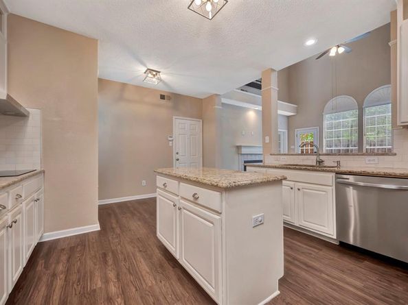 8704  Stonecrest Drive , Irving Texas 75063