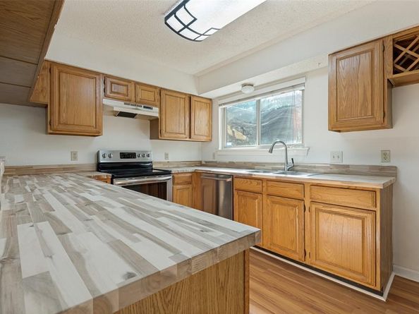 617  Valley Spring Drive , Arlington Texas 76018