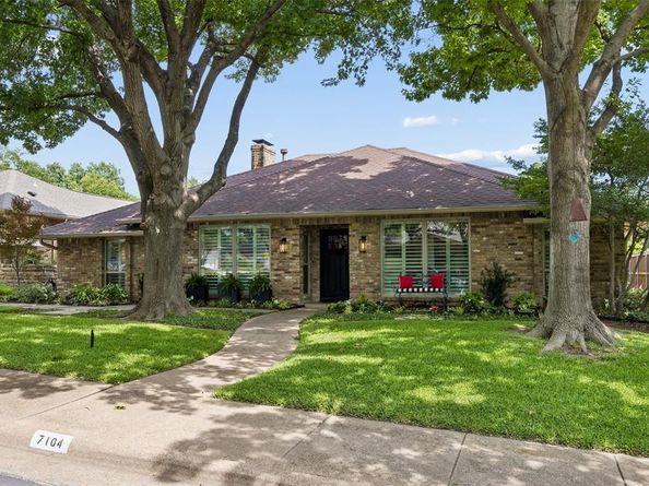7104  Claybrook Drive , Dallas Texas 75231