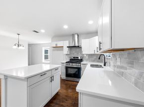 1239  Tarpley Avenue , Dallas Texas 75211