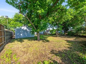 1239  Tarpley Avenue , Dallas Texas 75211