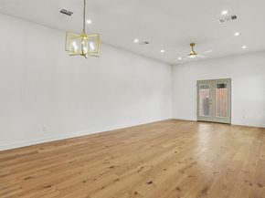 2220  Bombay Avenue , Dallas Texas 75235