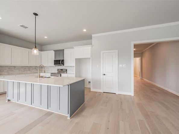 160  Rockin River Drive , Fort Worth Texas 76120