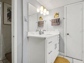 6050  Melody Lane  121, Dallas Texas 75231