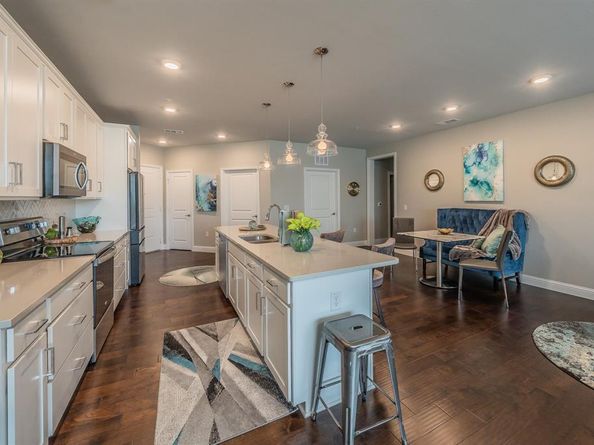 1735  Wittington Place  3206, Farmers Branch Texas 75234