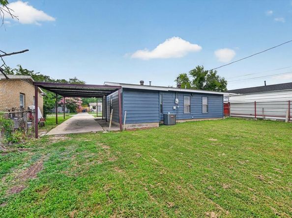 2344  Beaumont Street , Fort Worth Texas 76106