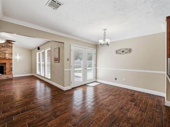 2713  Riviera Drive , Garland Texas 75040