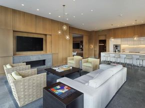 1747  Leonard Street  1402, Dallas Texas 75201