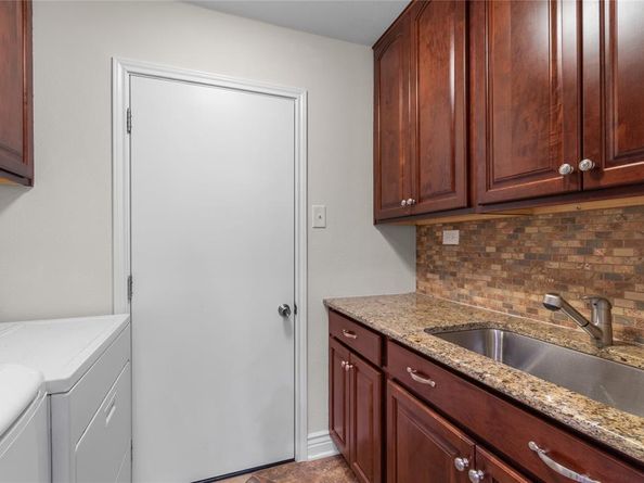 2530  Springhill Drive , Dallas Texas 75228