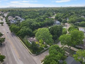 2530  Springhill Drive , Dallas Texas 75228