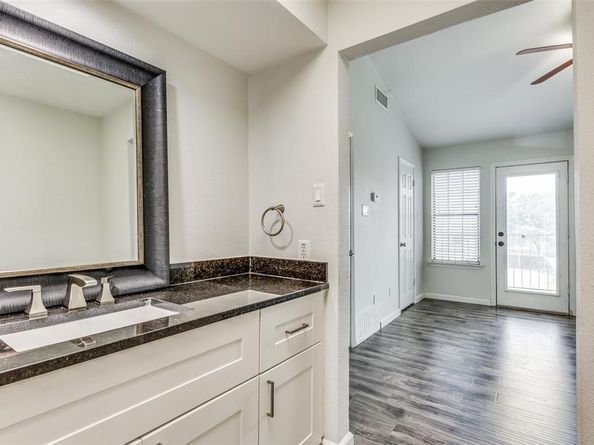 3635  Garden Brook Drive  17100, Farmers Branch Texas 75234
