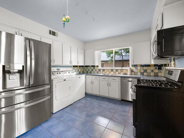 1209 W Lilly Lane , Arlington Texas 76013