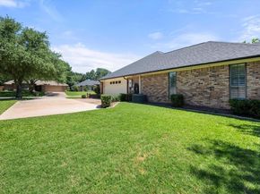 1208  Fairfax Drive , Mansfield Texas 76063