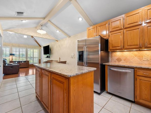 1208  Fairfax Drive , Mansfield Texas 76063