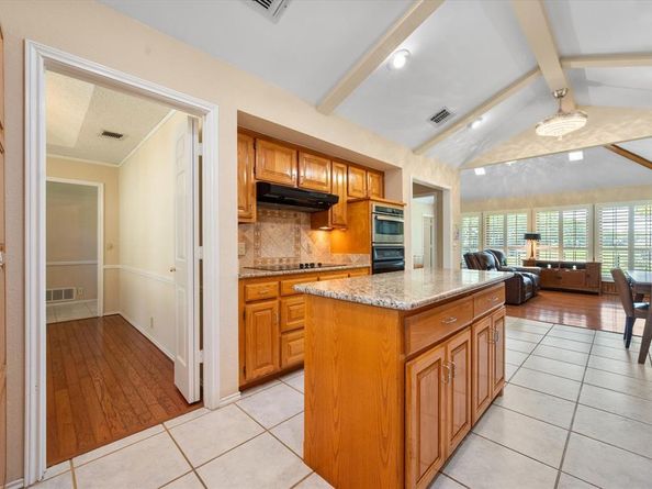 1208  Fairfax Drive , Mansfield Texas 76063