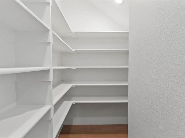 1405 S Barry Avenue , Dallas Texas 75223