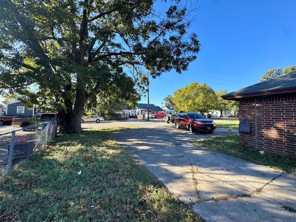 521 E Mason Street , Fort Worth Texas 76110