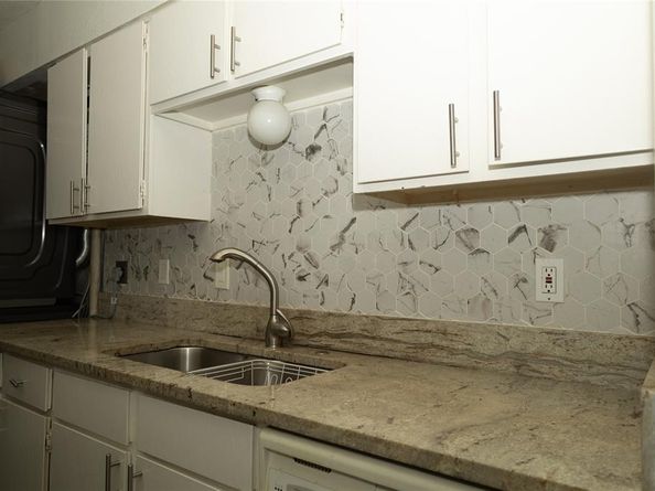 13647  Weald Green Street , Dallas Texas 75240