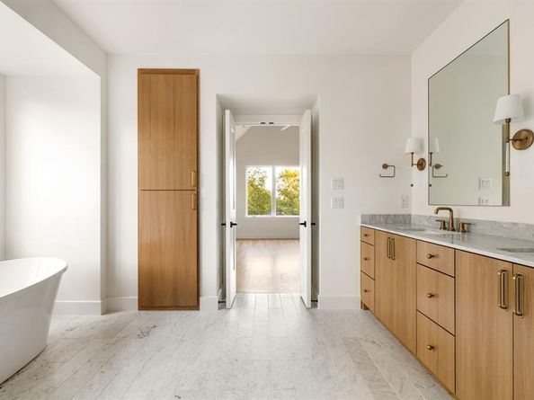 8926  San Benito Way , Dallas Texas 75218