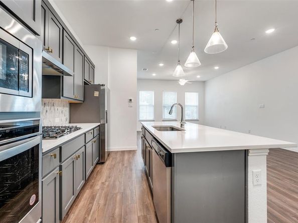 9912  Schramm Street , Irving Texas 75063