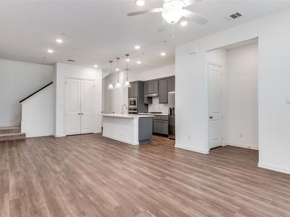 9912  Schramm Street , Irving Texas 75063