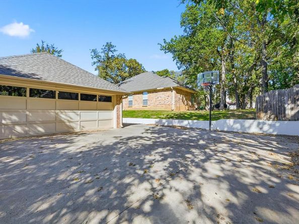 2272  Hollyhill Lane , Denton Texas 76205