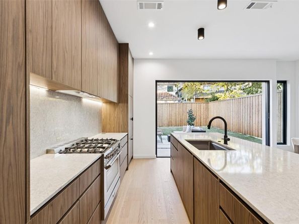 5635  Matalee Avenue , Dallas Texas 75206