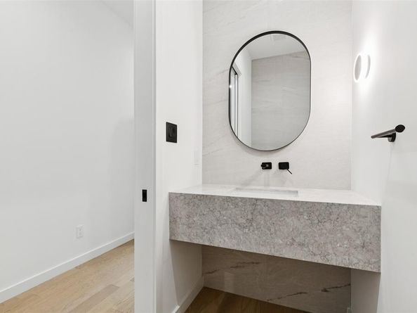 5635  Matalee Avenue , Dallas Texas 75206