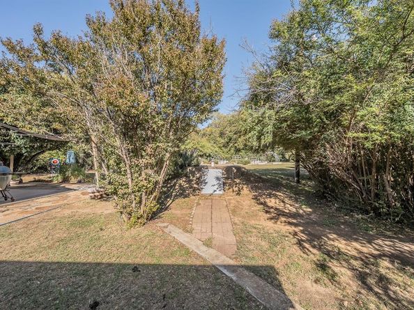 4112  Brooks Baker Avenue , Lakeside Texas 76135