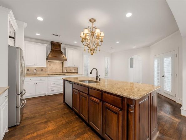 6111  Palo Pinto Avenue , Dallas Texas 75214