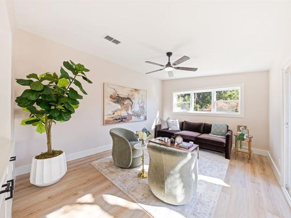 10528  Swallow Lane , Dallas Texas 75218