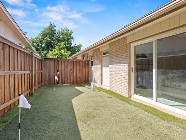 10528  Swallow Lane , Dallas Texas 75218