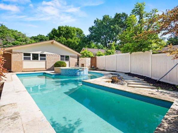 10528  Swallow Lane , Dallas Texas 75218